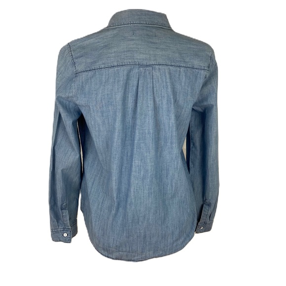 Old Navy Classic chambray medium wash women’s button down shirt Size S - Picture 4 of 15